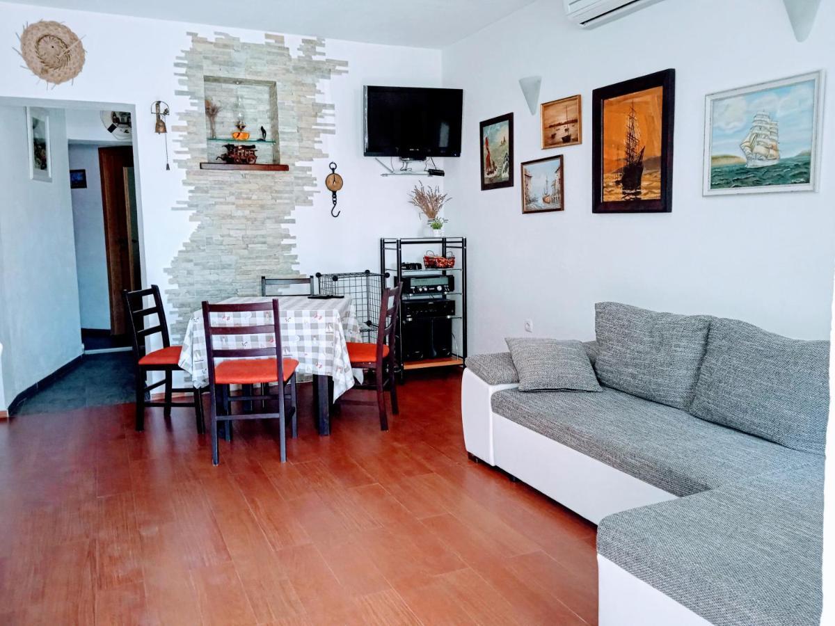 Harbour-Side Apartment With Beautiful Terrace Podgora Exterior foto
