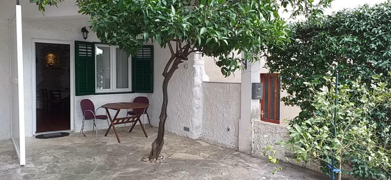 Harbour-Side Apartment With Beautiful Terrace Podgora Exterior foto